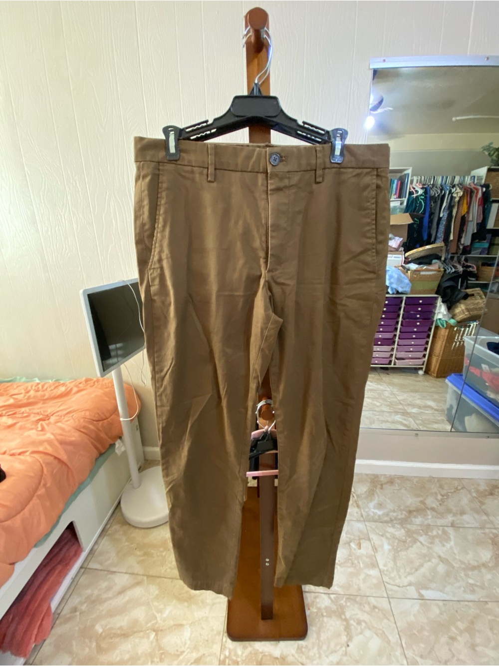 Banana Republic Men's Tan Chino Pants - Straight Leg